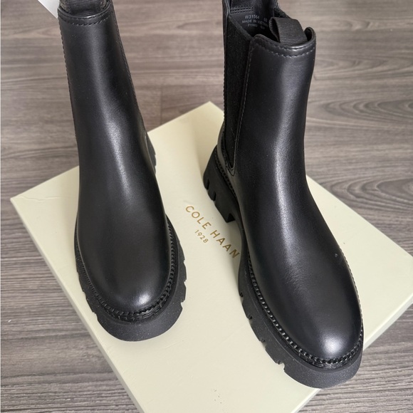 Cole Haan Devon Chelsea Boots Brand New - Picture 5 of 7